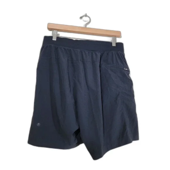 Lululemon Men's Black Shorts - Medium - Picture 2 of 6